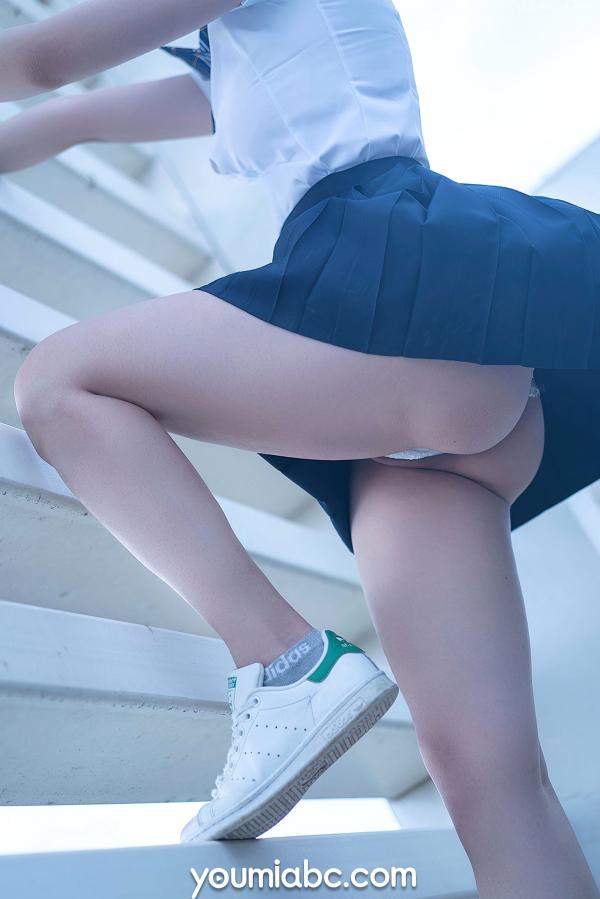    YouMi尤蜜-糖積-《蓝白物语》-清新校服露天台私房照，尽显性感诱惑与白嫩曲线第29张图片