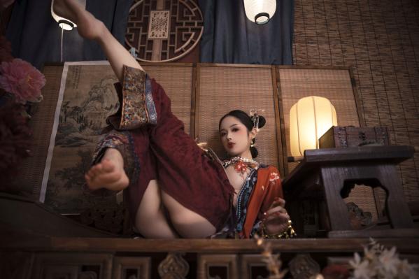    钛合金TiTi古风私房大尺度写真，唯美满清服饰诱惑，古典韵味十足的性感宫廷夜色第25张图片