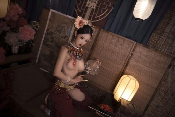    钛合金TiTi古风私房大尺度写真，唯美满清服饰诱惑，古典韵味十足的性感宫廷夜色第32张图片