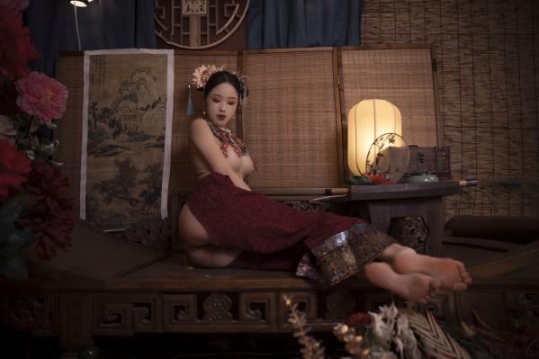    钛合金TiTi古风私房大尺度写真，唯美满清服饰诱惑，古典韵味十足的性感宫廷夜色第45张图片