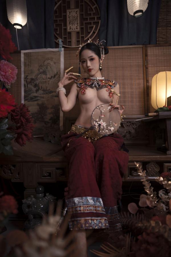    钛合金TiTi古风私房大尺度写真，唯美满清服饰诱惑，古典韵味十足的性感宫廷夜色第46张图片