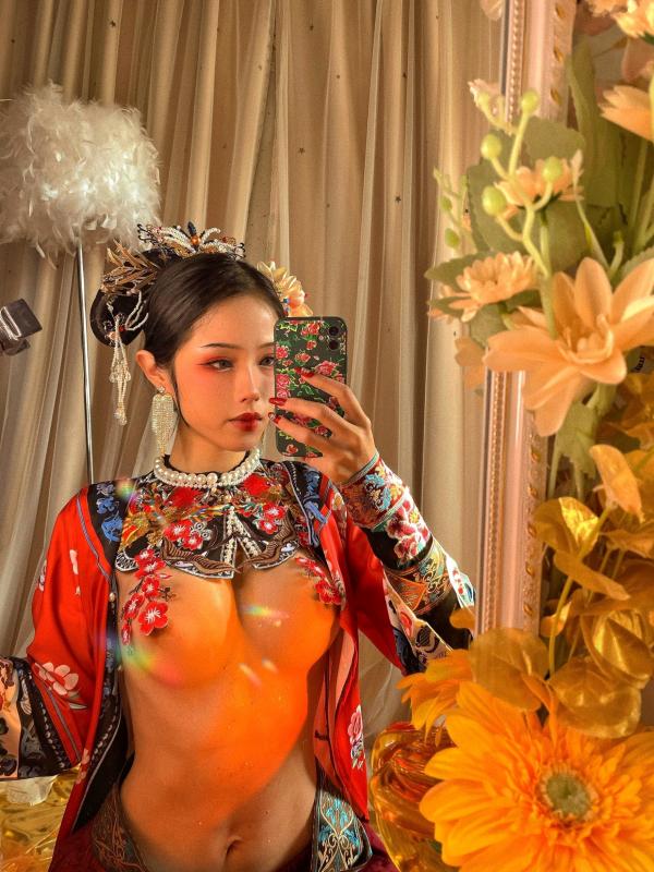    钛合金TiTi古风私房大尺度写真，唯美满清服饰诱惑，古典韵味十足的性感宫廷夜色第58张图片