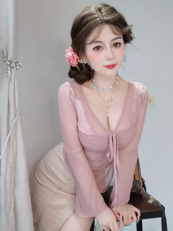    Coser白银《海贼王》女帝波雅·汉库克泳装COS，清凉泳池边尽显傲人身姿 [fantia] 2024年12月 [97P]第11张图片