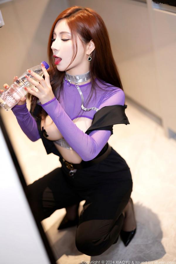    XiaoYu语画界：小蛮妖Yummy海南旅拍，紫色性感镂空内衣搭配黑丝美腿，演绎火辣御姐的极致诱惑第22张图片