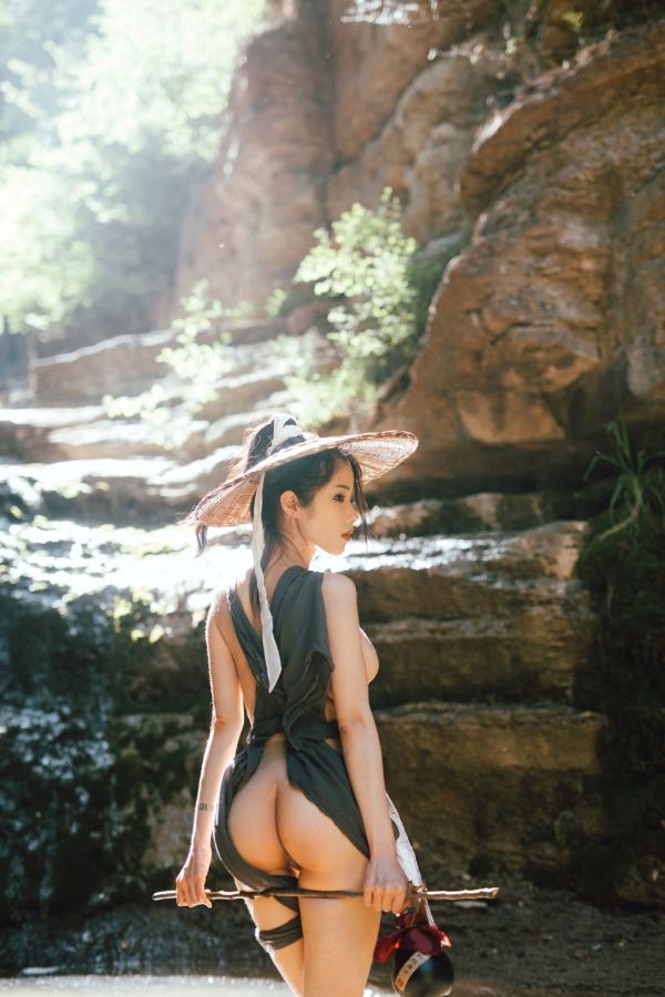   钛合金TiTi-山间野性江湖风，极简古风斗笠大尺度户外私房写真第50张图片