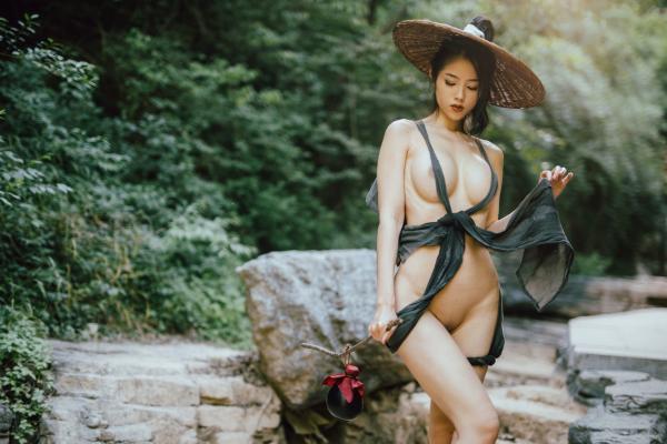    钛合金TiTi-山间野性江湖风，极简古风斗笠大尺度户外私房写真第83张图片