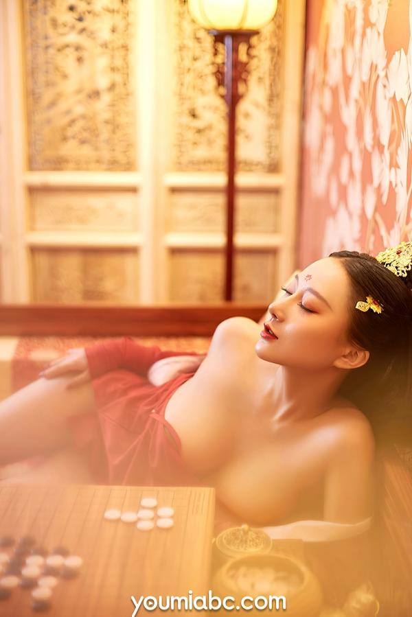    YouMi尤蜜-何嘉颖-《盛世红颜》古风私房写真，红衣绝色美女对弈尽显性感冷艳气质第24张图片