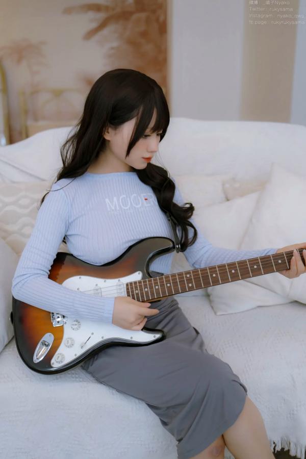    Nyako喵子 - 吉他妹妹，极品性感私房，大胆诱惑紧身风格展露极致曲线，绝美御女郎音乐主题室内写真 [71P]第5张图片