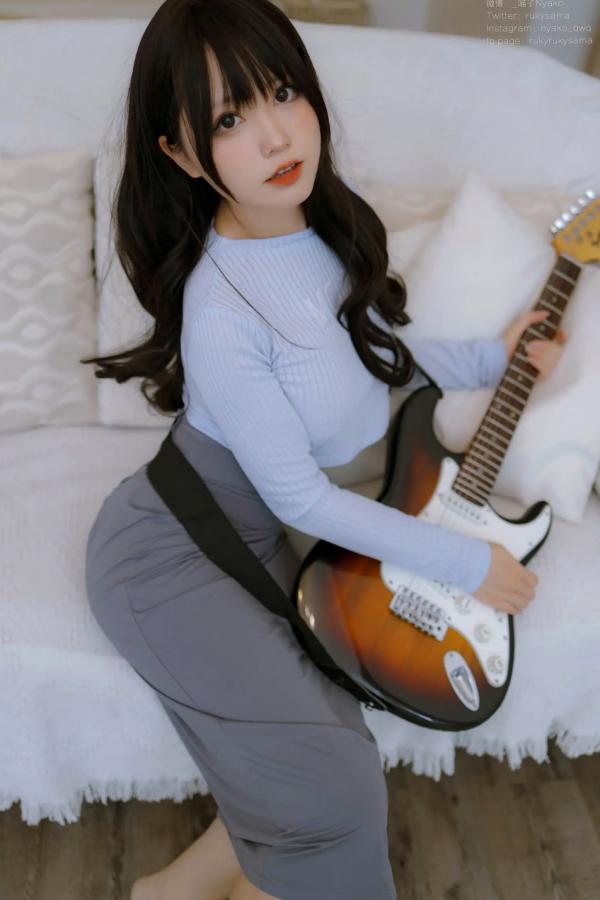    Nyako喵子 - 吉他妹妹，极品性感私房，大胆诱惑紧身风格展露极致曲线，绝美御女郎音乐主题室内写真 [71P]第6张图片