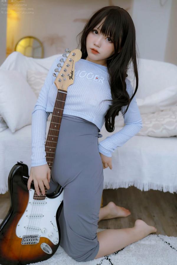    Nyako喵子 - 吉他妹妹，极品性感私房，大胆诱惑紧身风格展露极致曲线，绝美御女郎音乐主题室内写真 [71P]第18张图片