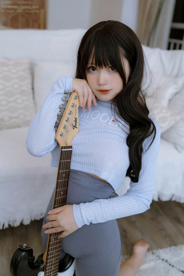    Nyako喵子 - 吉他妹妹，极品性感私房，大胆诱惑紧身风格展露极致曲线，绝美御女郎音乐主题室内写真 [71P]第19张图片