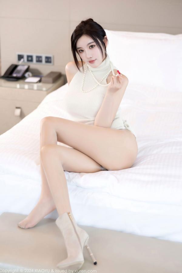 杨晨晨 sugar小甜心CC  XiaoYu语画界-杨晨晨Yome-浅色露肩连衣短裙-紧身裙勾勒曼妙曲线-轻熟风私房照-2024.03.15-无圣光大尺度第35张图片