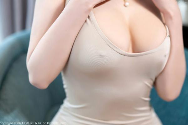 杨晨晨 sugar小甜心CC  XiaoYu语画界-杨晨晨Yome-浅色露肩连衣短裙-紧身裙勾勒曼妙曲线-轻熟风私房照-2024.03.15-无圣光大尺度第69张图片