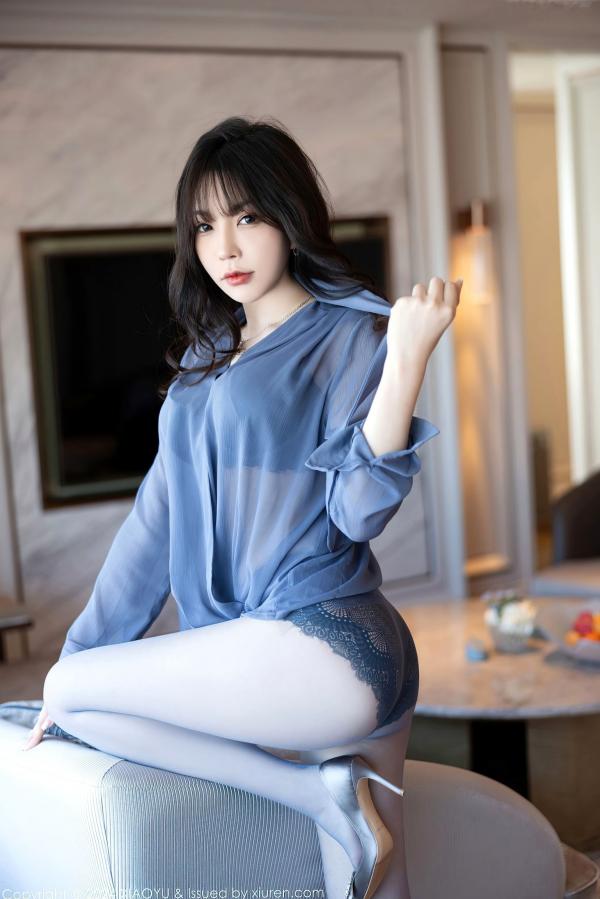 徐莉芝Booty 陈芝  XiaoYu语画界-1219-徐莉芝私房写真，蓝灰色丝袜诱惑，绝美高跟鞋与透视内衣，尽显极致性感好身材第34张图片