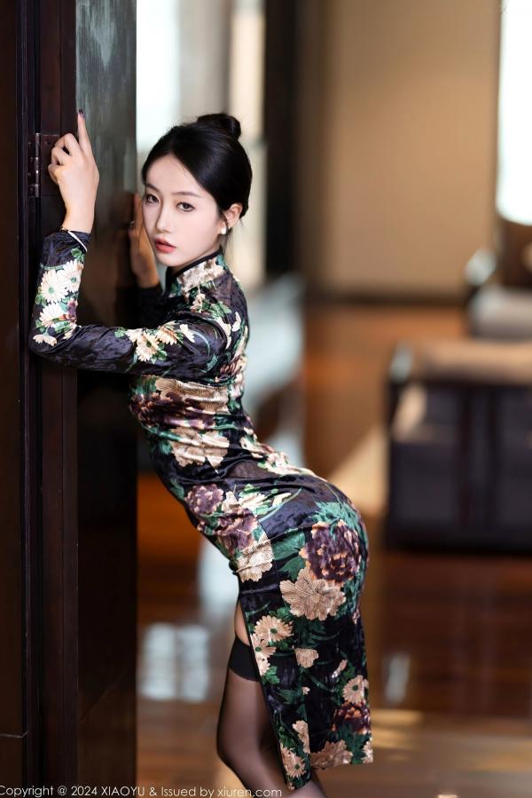    XiaoYu语画界-苏苏阿-古典印花旗袍与黑丝蕾丝内衣极致诱惑写真-私房照御姐气质女神第16张图片