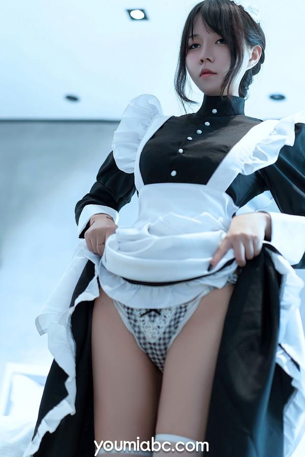    YouMi尤蜜：糖積《空气女仆》私房写真，经典女仆装诱惑尽显白嫩美腿与精致身材，室内摄影视觉盛宴第6张图片