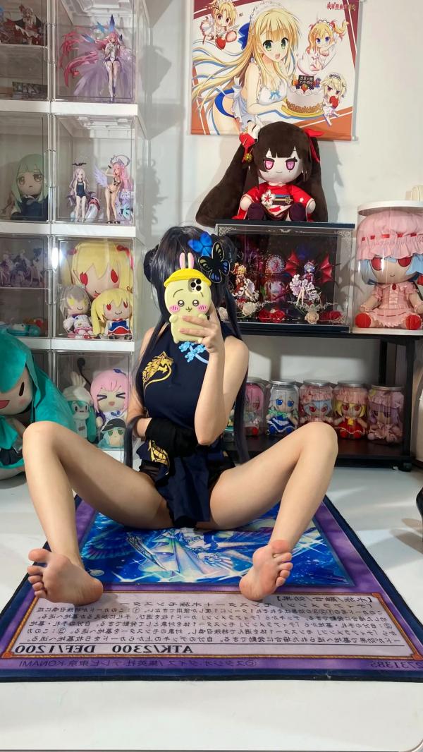    白栎Shirly - 蔚蓝档案龙华妃咲COS大片：改良旗袍黑丝长腿，手办房私房诱惑 [66P]第6张图片