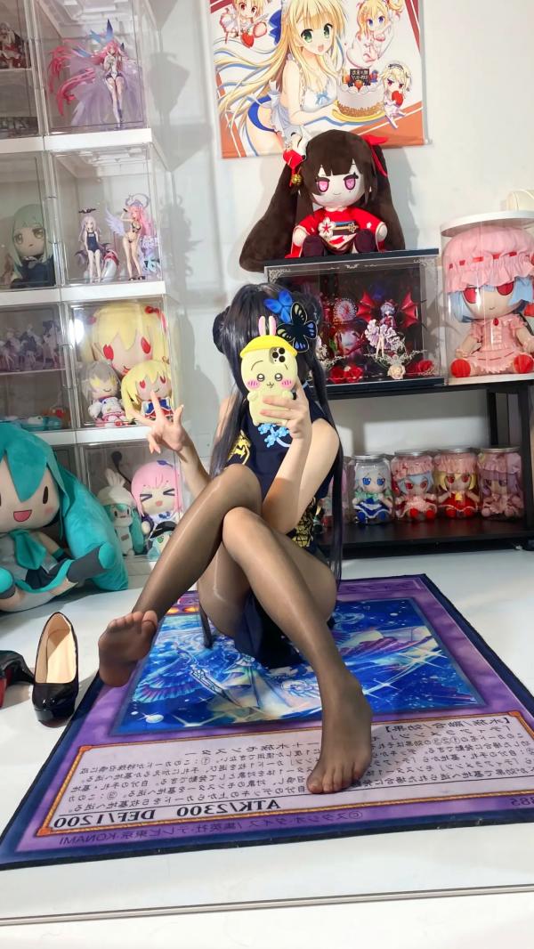    白栎Shirly - 蔚蓝档案龙华妃咲COS大片：改良旗袍黑丝长腿，手办房私房诱惑 [66P]第31张图片