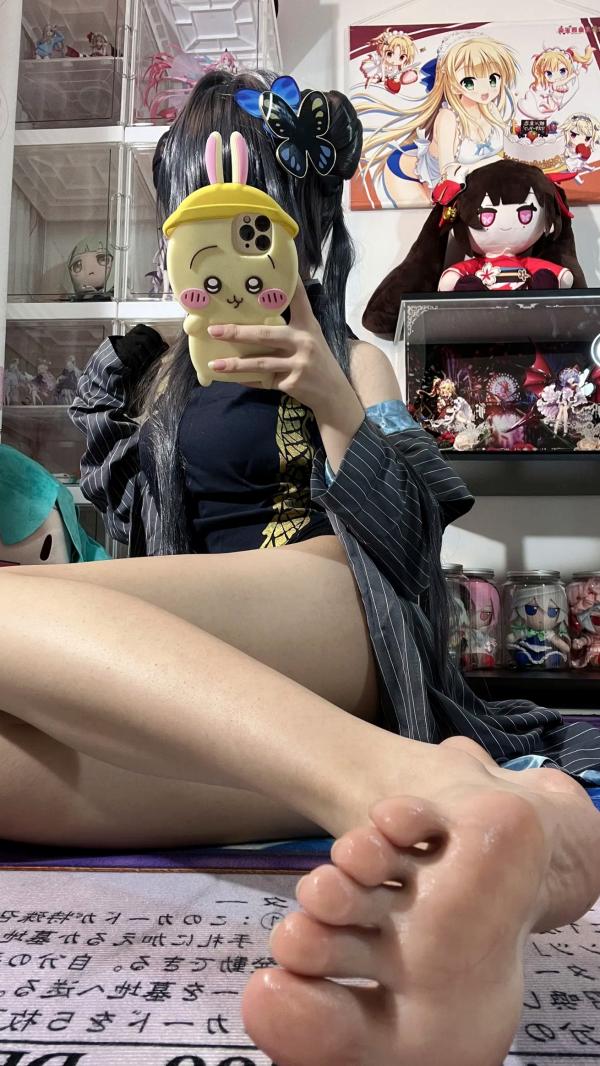    白栎Shirly - 蔚蓝档案龙华妃咲COS大片：改良旗袍黑丝长腿，手办房私房诱惑 [66P]第32张图片