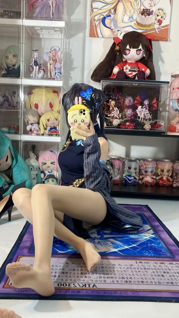    白栎Shirly - 蔚蓝档案龙华妃咲COS大片：改良旗袍黑丝长腿，手办房私房诱惑 [66P]第49张图片