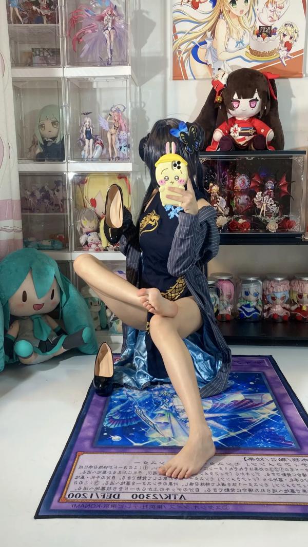    白栎Shirly - 蔚蓝档案龙华妃咲COS大片：改良旗袍黑丝长腿，手办房私房诱惑 [66P]第58张图片