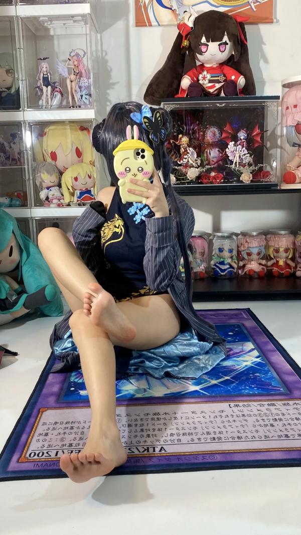    白栎Shirly - 蔚蓝档案龙华妃咲COS大片：改良旗袍黑丝长腿，手办房私房诱惑 [66P]第60张图片