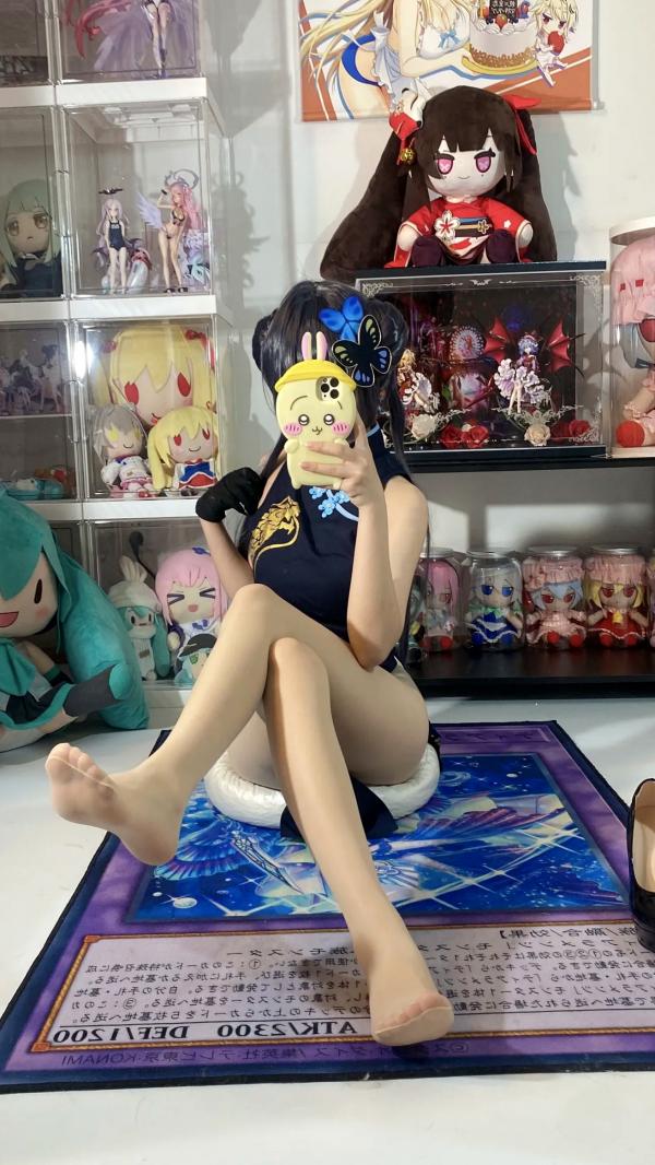    白栎Shirly - 蔚蓝档案龙华妃咲COS大片：改良旗袍黑丝长腿，手办房私房诱惑 [66P]第61张图片