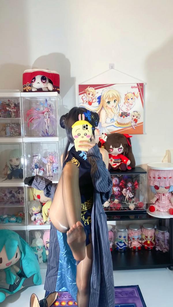    白栎Shirly - 蔚蓝档案龙华妃咲COS大片：改良旗袍黑丝长腿，手办房私房诱惑 [66P]第66张图片