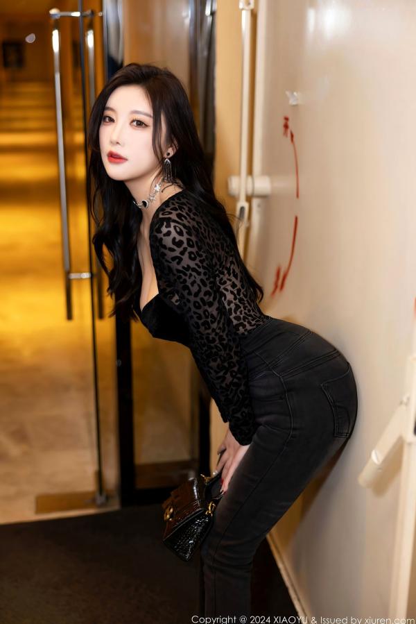 杨晨晨 sugar小甜心CC  XiaoYu语画界-杨晨晨Yome-黑色豹纹透视连体衣-室内家居与车库野性私房大尺度写真-2024.03.08第3张图片
