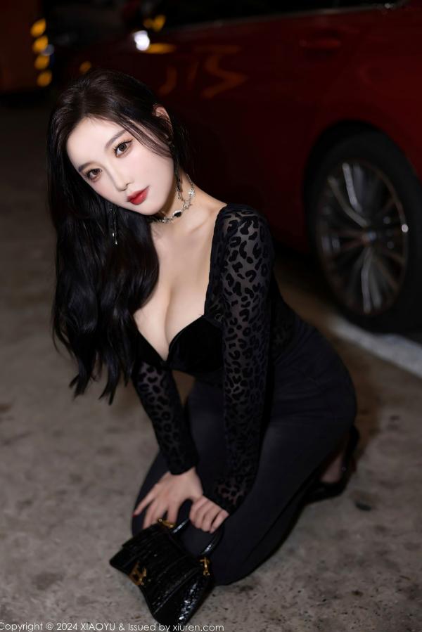 杨晨晨 sugar小甜心CC  XiaoYu语画界-杨晨晨Yome-黑色豹纹透视连体衣-室内家居与车库野性私房大尺度写真-2024.03.08第9张图片
