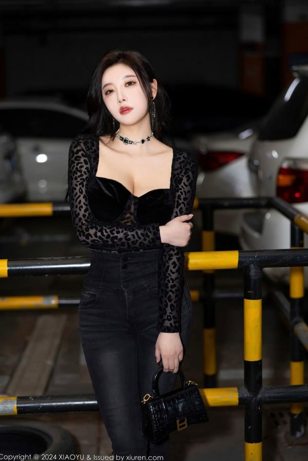 杨晨晨 sugar小甜心CC  XiaoYu语画界-杨晨晨Yome-黑色豹纹透视连体衣-室内家居与车库野性私房大尺度写真-2024.03.08第12张图片