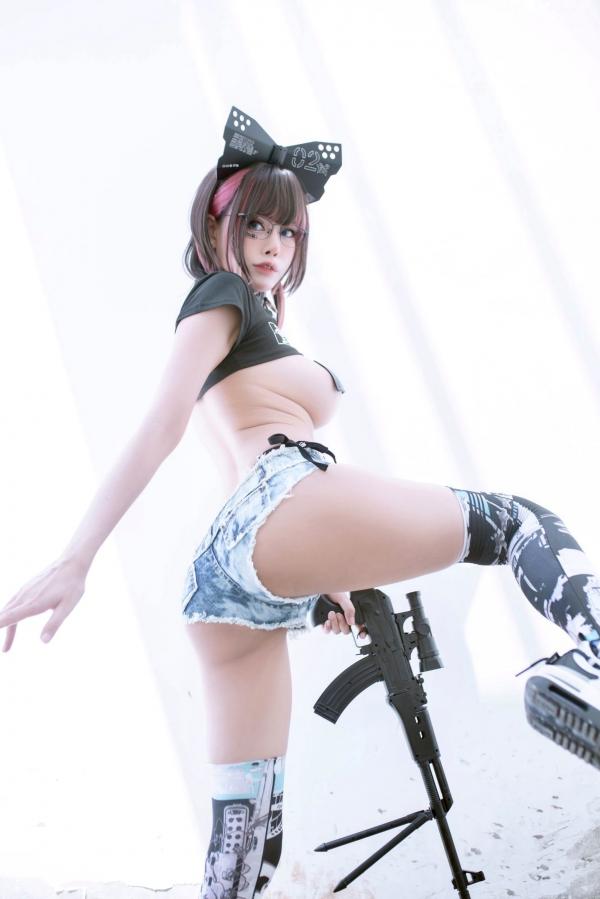    Byoru钢枪少女角色扮演，极致诱惑与二次元硬核风格，绝美精选私房 Phone Set第1张图片