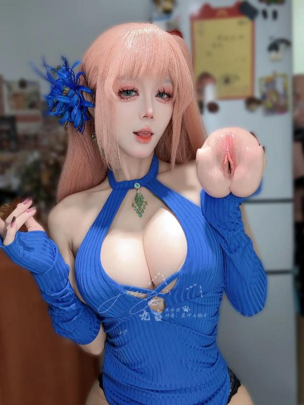    九言 惑：蓝发动漫风cosplay写真，精致真人芭比与极致诱惑曲线第3张图片