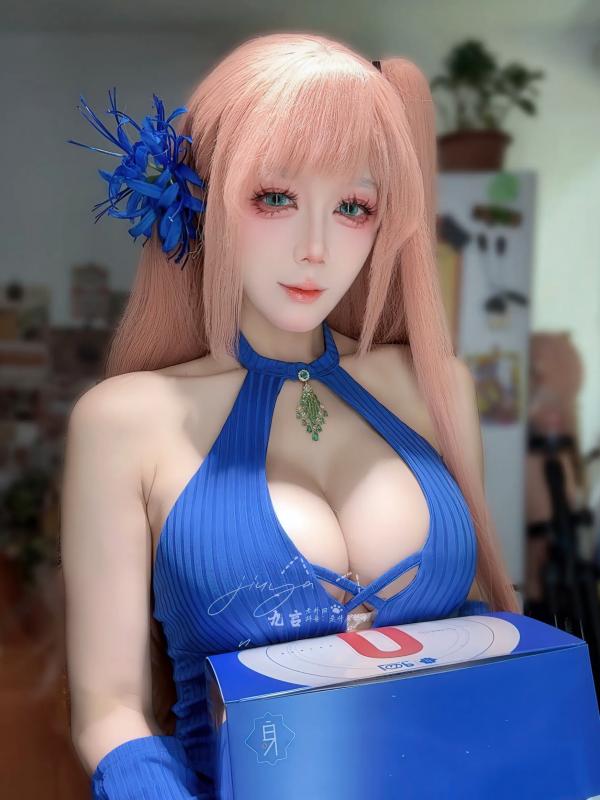    九言 惑：蓝发动漫风cosplay写真，精致真人芭比与极致诱惑曲线第8张图片