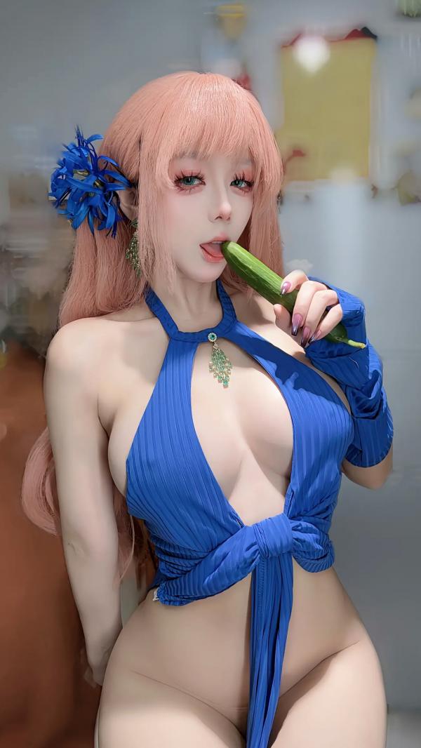    九言 惑：蓝发动漫风cosplay写真，精致真人芭比与极致诱惑曲线第11张图片
