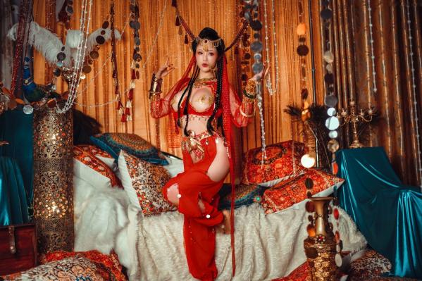    钛合金TiTi-塞上红鸾：华丽异域风情舞娘角色扮演，极致性感大尺度视觉盛宴第3张图片
