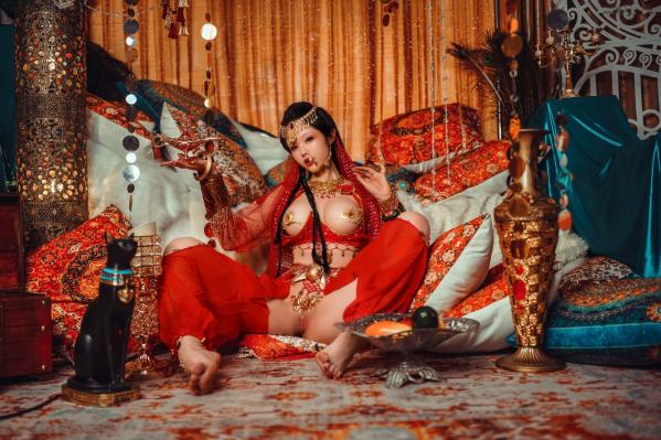    钛合金TiTi-塞上红鸾：华丽异域风情舞娘角色扮演，极致性感大尺度视觉盛宴第8张图片