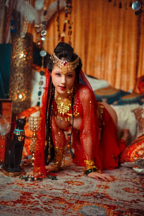    钛合金TiTi-塞上红鸾：华丽异域风情舞娘角色扮演，极致性感大尺度视觉盛宴第18张图片