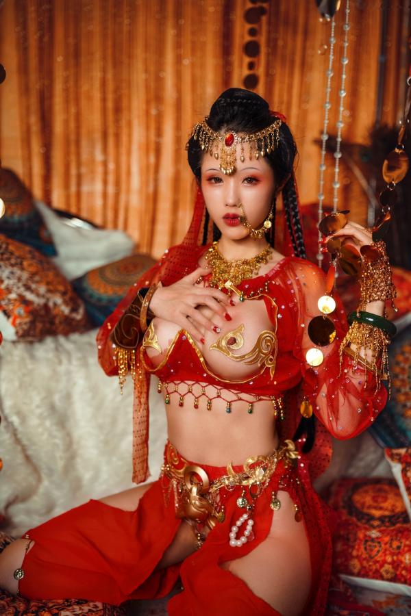    钛合金TiTi-塞上红鸾：华丽异域风情舞娘角色扮演，极致性感大尺度视觉盛宴第42张图片