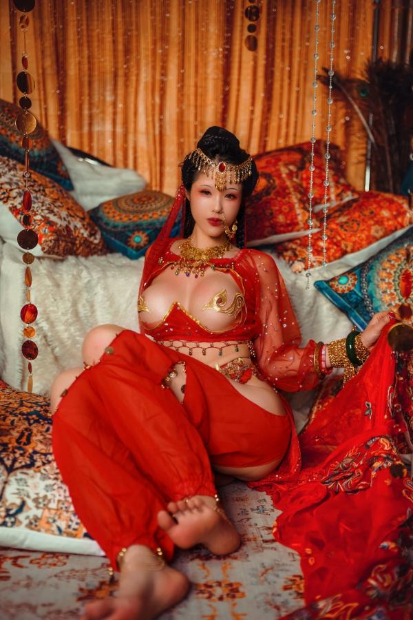    钛合金TiTi-塞上红鸾：华丽异域风情舞娘角色扮演，极致性感大尺度视觉盛宴第45张图片