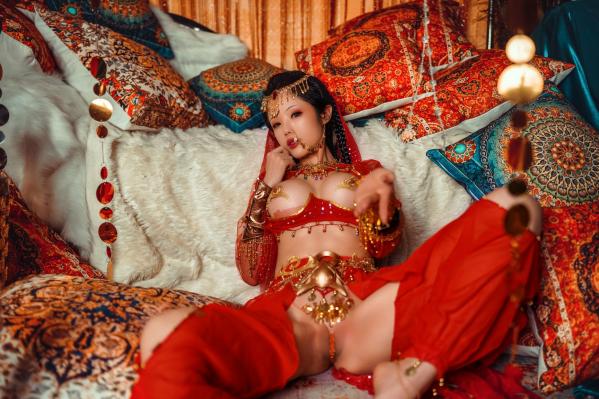    钛合金TiTi-塞上红鸾：华丽异域风情舞娘角色扮演，极致性感大尺度视觉盛宴第49张图片