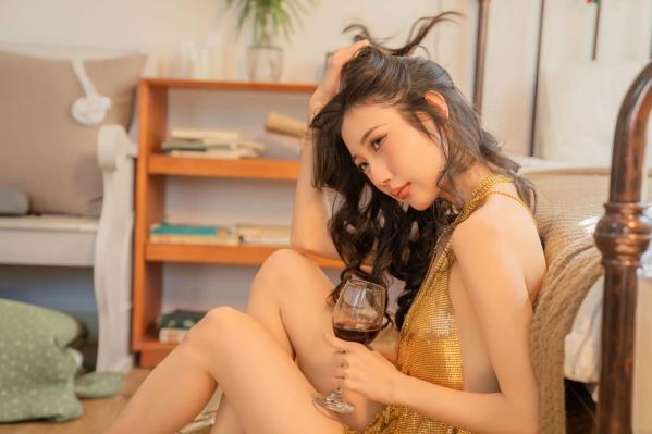    金色流光 o1ne万 [49P]第18张图片