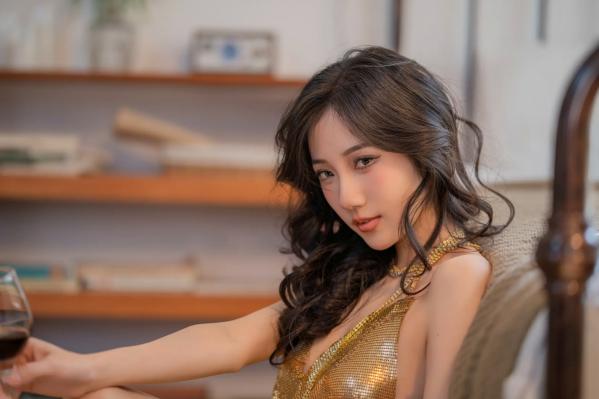    金色流光 o1ne万 [49P]第28张图片