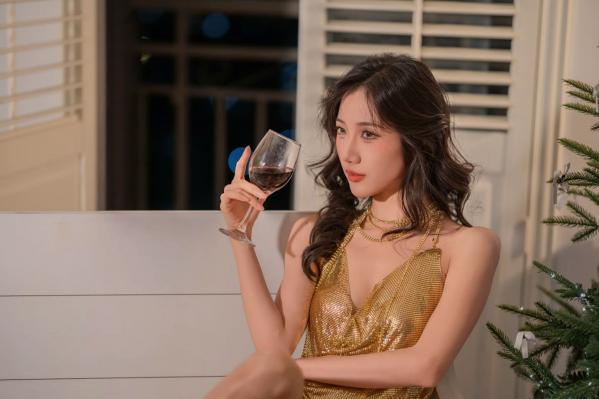    金色流光 o1ne万 [49P]第39张图片
