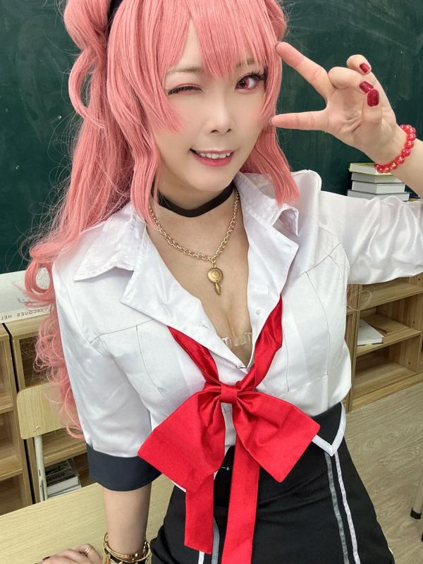    Maou Mo Kirara校园制服Cosplay，粉发少女萌系甜美写真，足部特写秀第13张图片