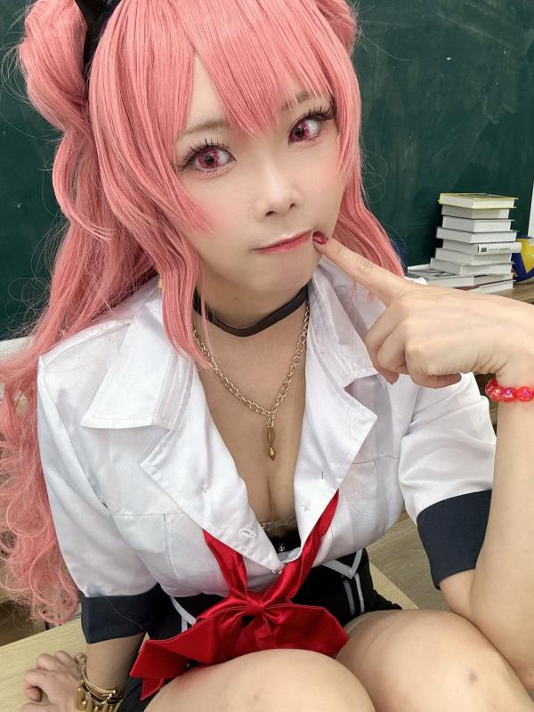    Maou Mo Kirara校园制服Cosplay，粉发少女萌系甜美写真，足部特写秀第15张图片