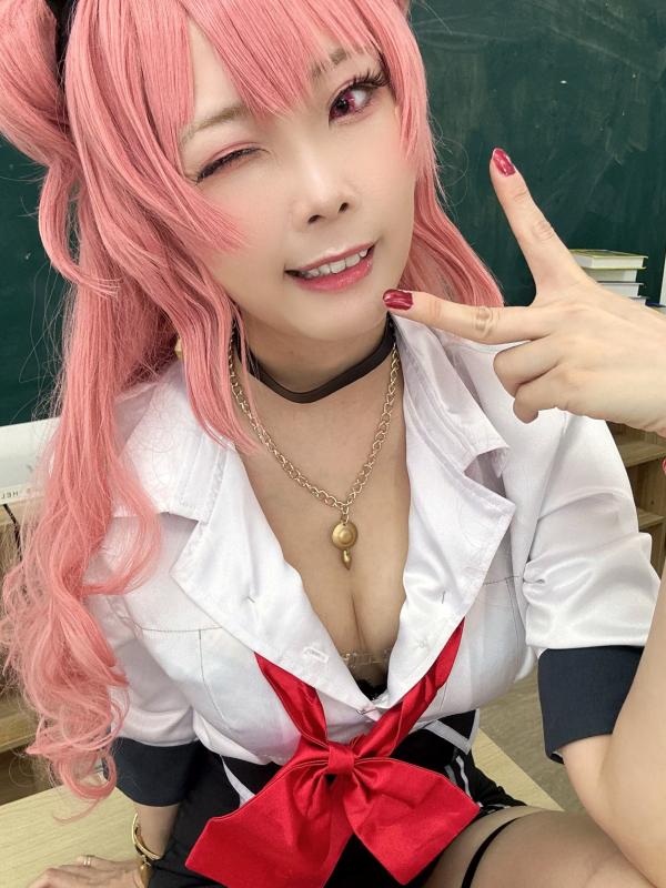    Maou Mo Kirara校园制服Cosplay，粉发少女萌系甜美写真，足部特写秀第16张图片