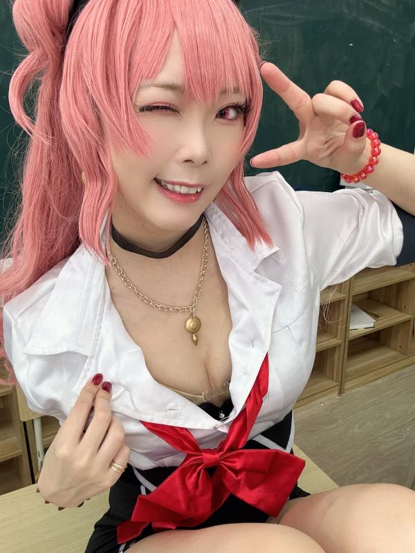    Maou Mo Kirara校园制服Cosplay，粉发少女萌系甜美写真，足部特写秀第22张图片