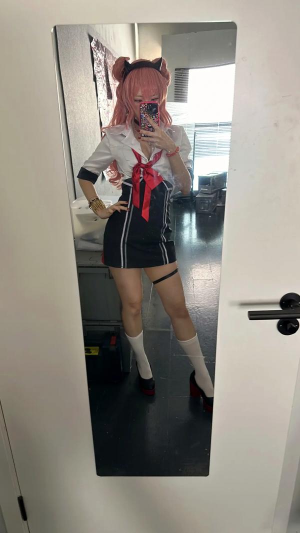    Maou Mo Kirara校园制服Cosplay，粉发少女萌系甜美写真，足部特写秀第32张图片