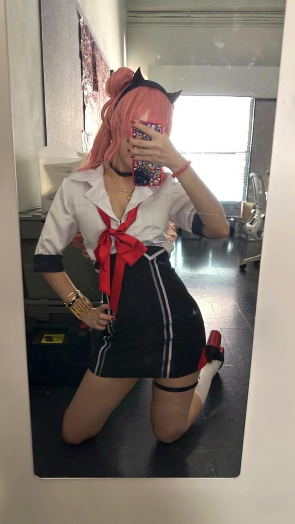    Maou Mo Kirara校园制服Cosplay，粉发少女萌系甜美写真，足部特写秀第40张图片